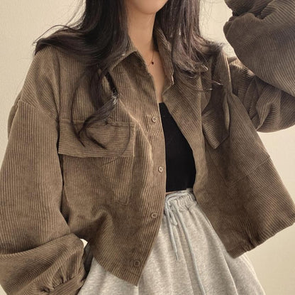 Cropped Shirt with Pockets and Long Sleeves in Solid Color