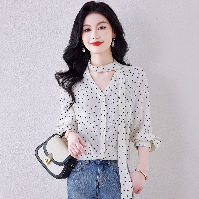 Dotted Blouse with V-Neck and Long Sleeve Style