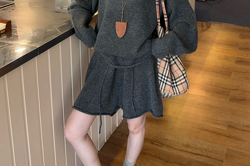 Melange Sweater with Round Neck and Drawstring Knit Shorts