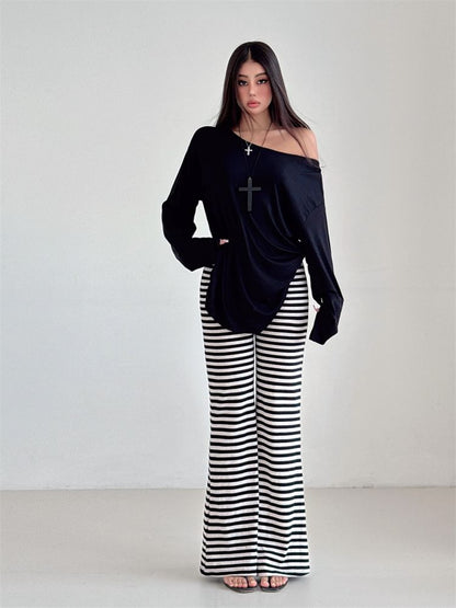 Off-Shoulder T-Shirt with Open Back and Long Sleeves in Solid Color