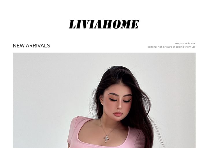 Padded Crop T-Shirt with Square Neck and Short Sleeves