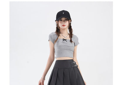 Plain Pleated Buckled Mini A-Line Skirt