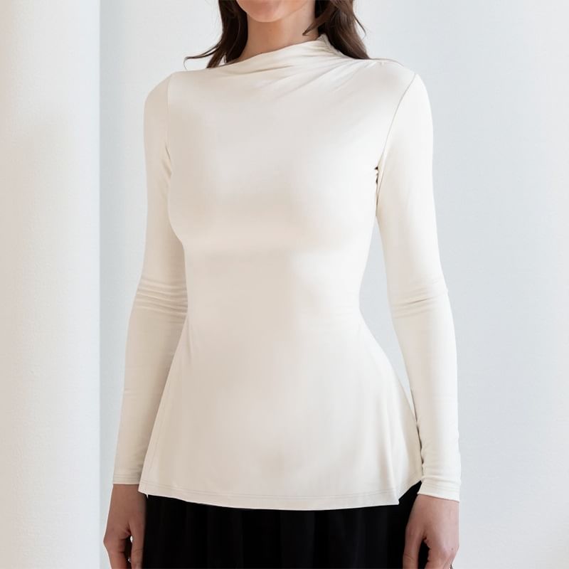 Plain T-Shirt with High Neck and Long Sleeve Silhouette