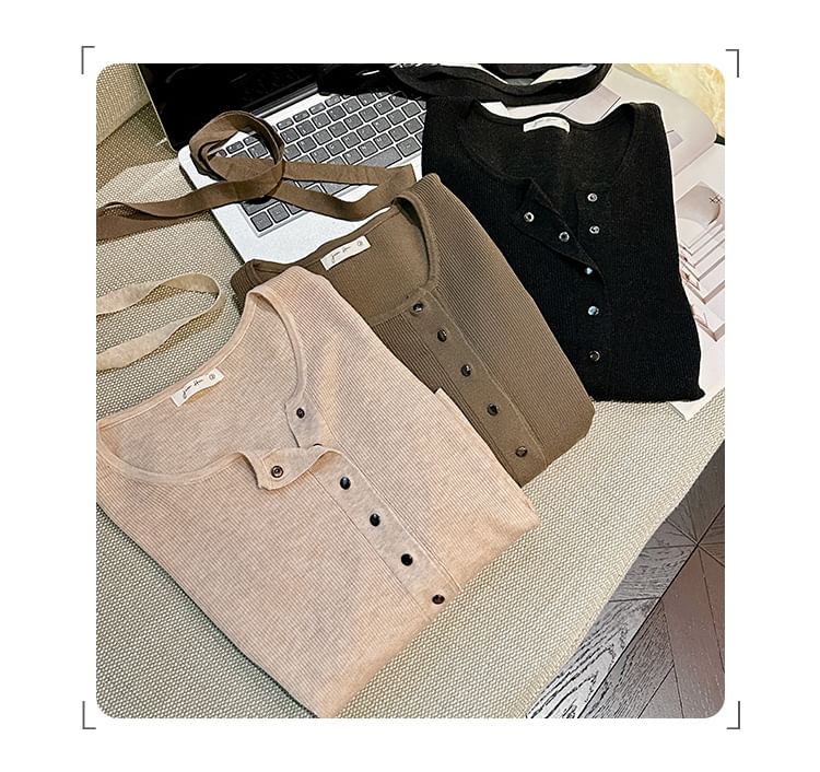 Button-Up Knit Top with Long Sleeves in Solid Color