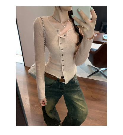 Button-Up Knit Top with Long Sleeves in Solid Color