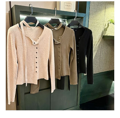 Button-Up Knit Top with Long Sleeves in Solid Color