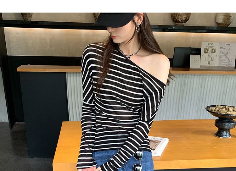 Boatneck T-Shirt with Striped Pattern and Long Sleeves