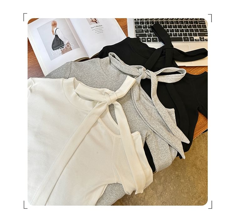 Cutout T-Shirt with Long Sleeves in Solid Color