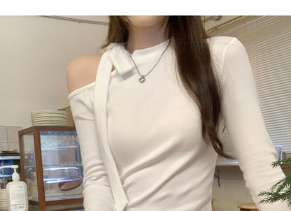 Cutout T-Shirt with Long Sleeves in Solid Color