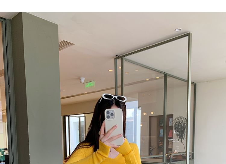 V-Neck Knit Top with Long Sleeves in Solid Color