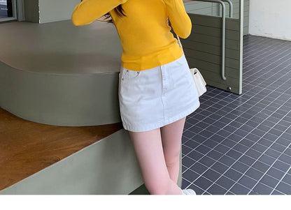 V-Neck Knit Top with Long Sleeves in Solid Color