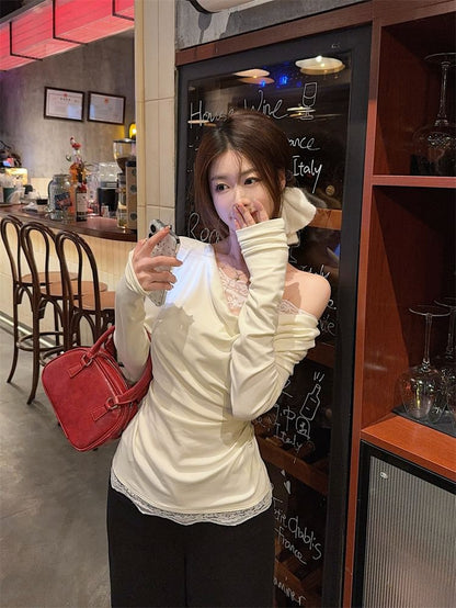 Slim-Fit T-Shirt with Off-Shoulder Lace Panel and Ruched Long Sleeves