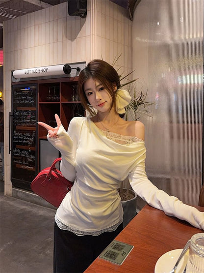 Slim-Fit T-Shirt with Off-Shoulder Lace Panel and Ruched Long Sleeves