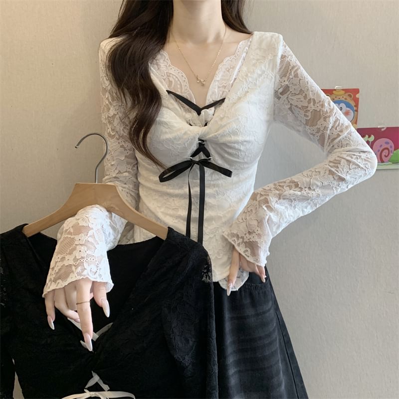Slim-Fit Top with V-Neck, Long Sleeves, Bow Accent, and Twisted Lace Detail