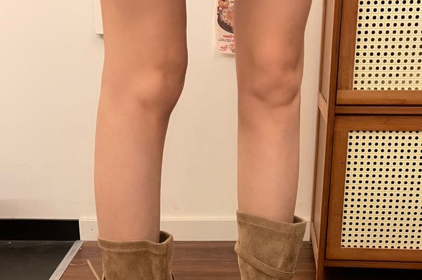 Hidden Wedge Plain Mid Calf Boots