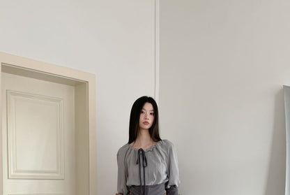 Mock Two-Piece Two-Tone Drawstring Slit T-Shirt with Puff Sleeves