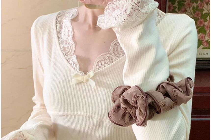 V-Neck Lace-Trim Long-Sleeve Solid Knit Top