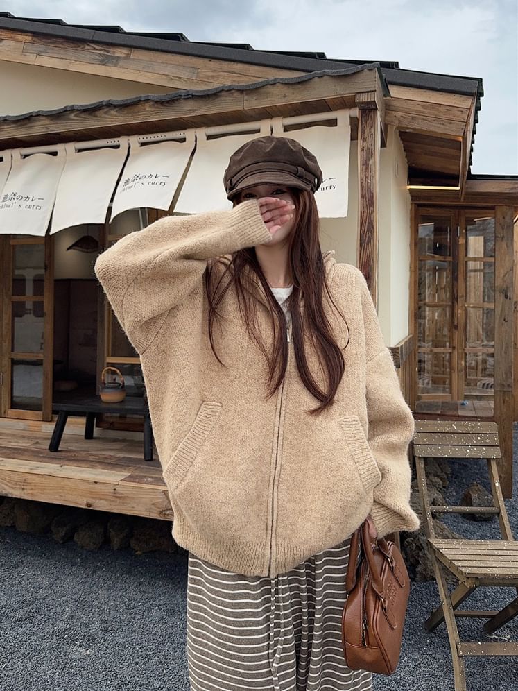 Hooded Zip Cardigan / High Rise Knit Shorts / Drawstring Rise Striped Wide Leg Pants