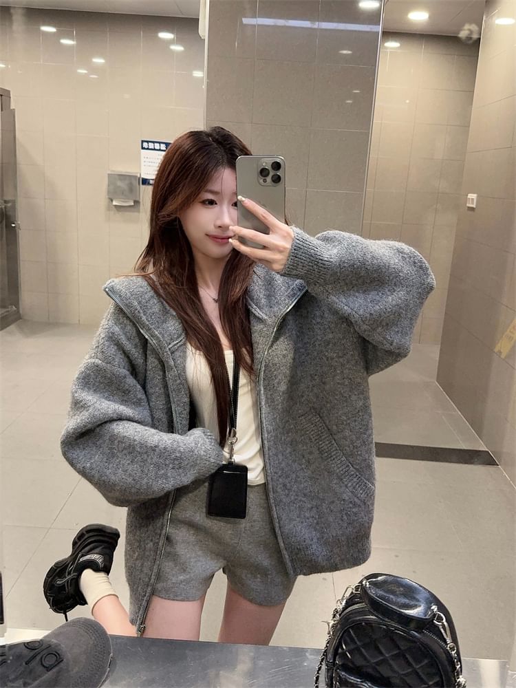 Hooded Zip Cardigan / High Rise Knit Shorts / Drawstring Rise Striped Wide Leg Pants