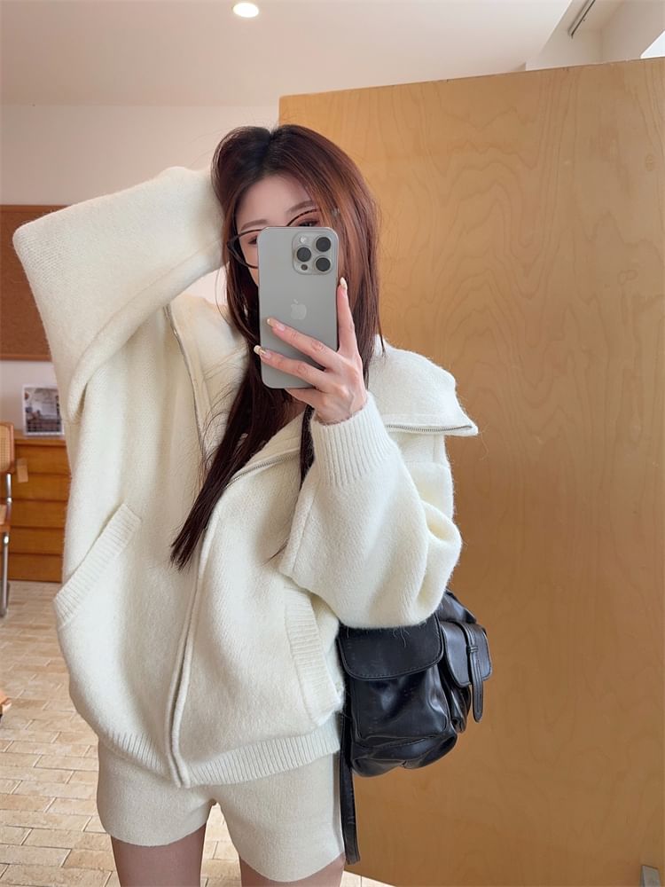 Hooded Zip Cardigan / High Rise Knit Shorts / Drawstring Rise Striped Wide Leg Pants