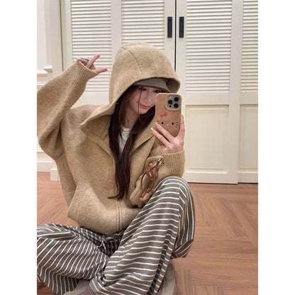 Hooded Zip Cardigan / High Rise Knit Shorts / Drawstring Rise Striped Wide Leg Pants
