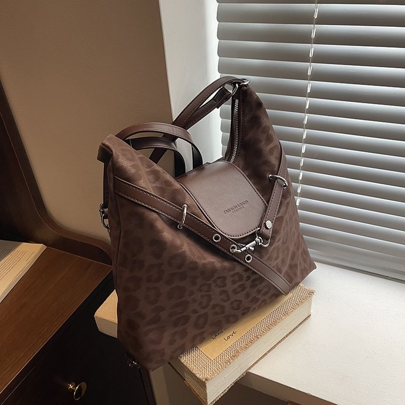 Leopard Patterned Buckled Shoulder Bag