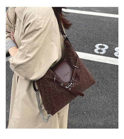 Leopard Patterned Buckled Shoulder Bag