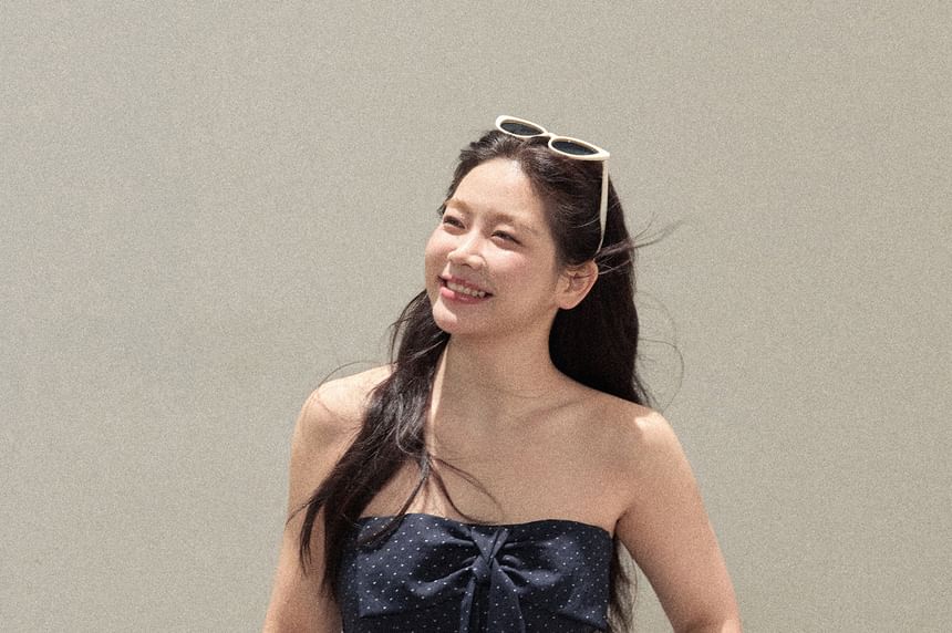 Dotted Peplum Tube Top / Plain Tie Front Cardigan / High Waist Wide Leg Jeans