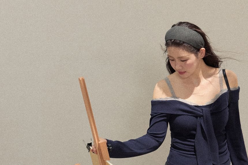 Plus Size Long-Sleeve Off Shoulder Plain Top / High Waist Mini Plain Skirt