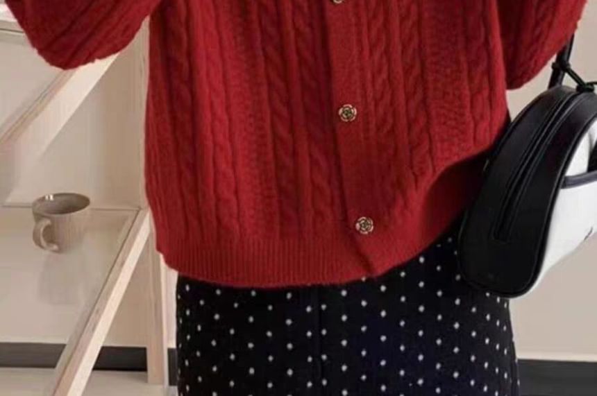 Round Neck Plain Cable Knit Cardigan