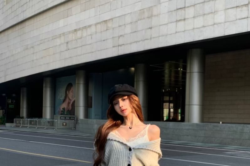 Sleeveless Lace Mini Dress / Plain Crop Cardigan