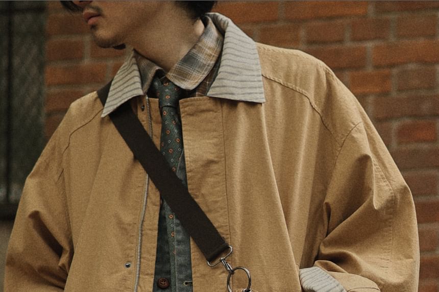 Plain Buckled Messenger Bag