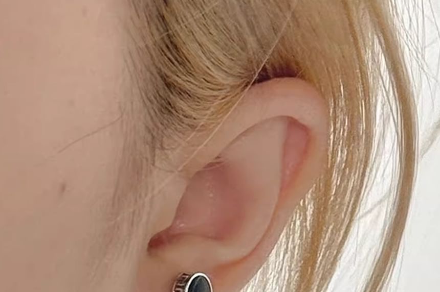Sterling Silver Engraved Ear Stud / Set