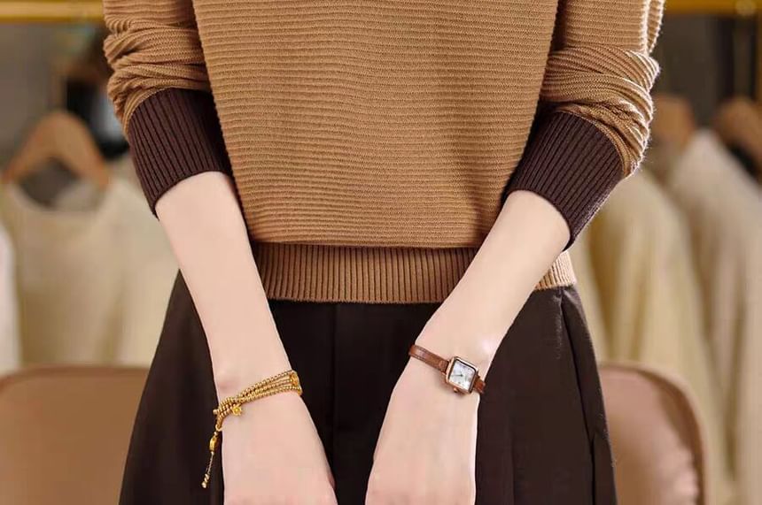 Two-Tone Knit Polo Top with Long Sleeves