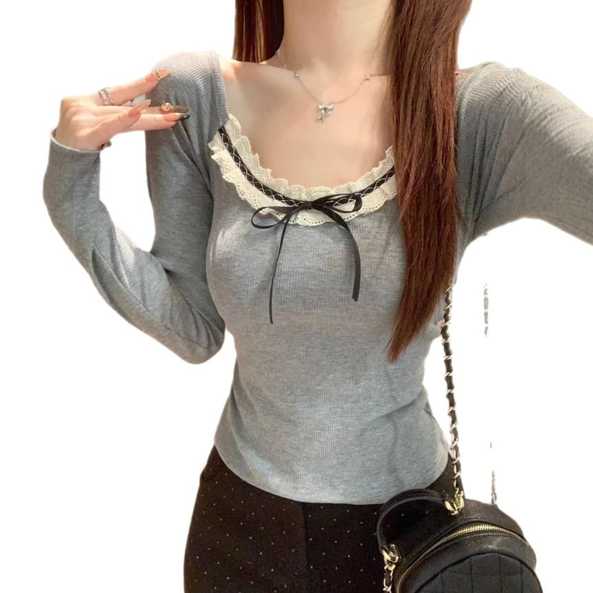 Scoop Neck Lace Trim T-Shirt
