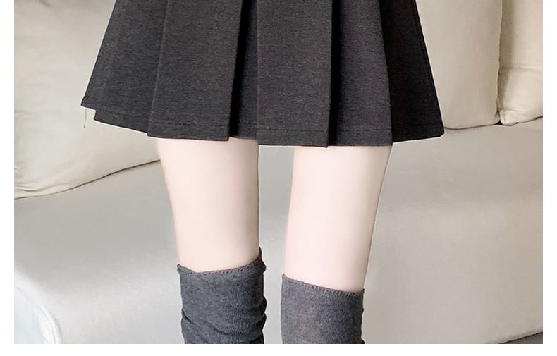 High Rise Solid Mini Pleated Skirt