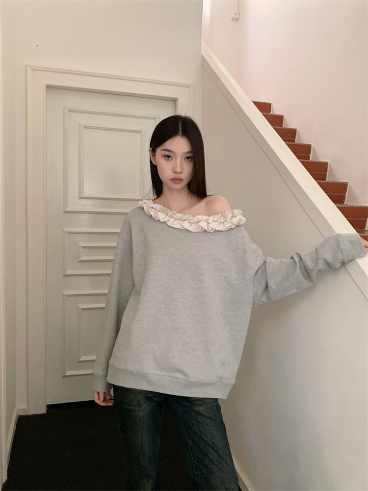 Asymmetric Ruffle Sweatshirt with One Shoulder