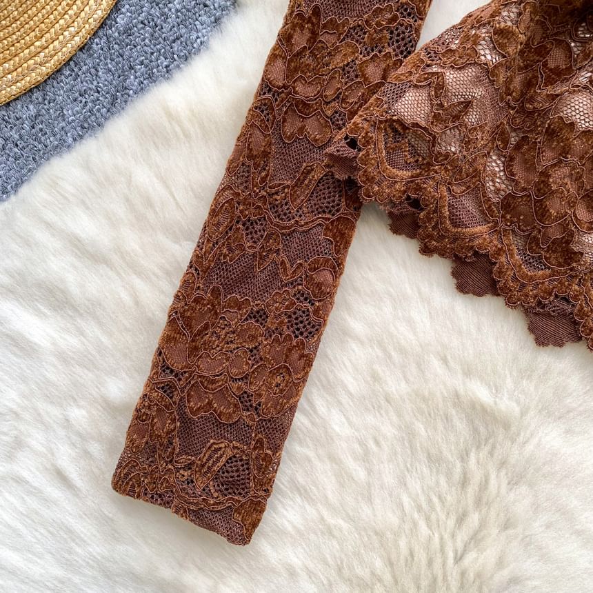 Lace-Trimmed V-Neck Slim Top