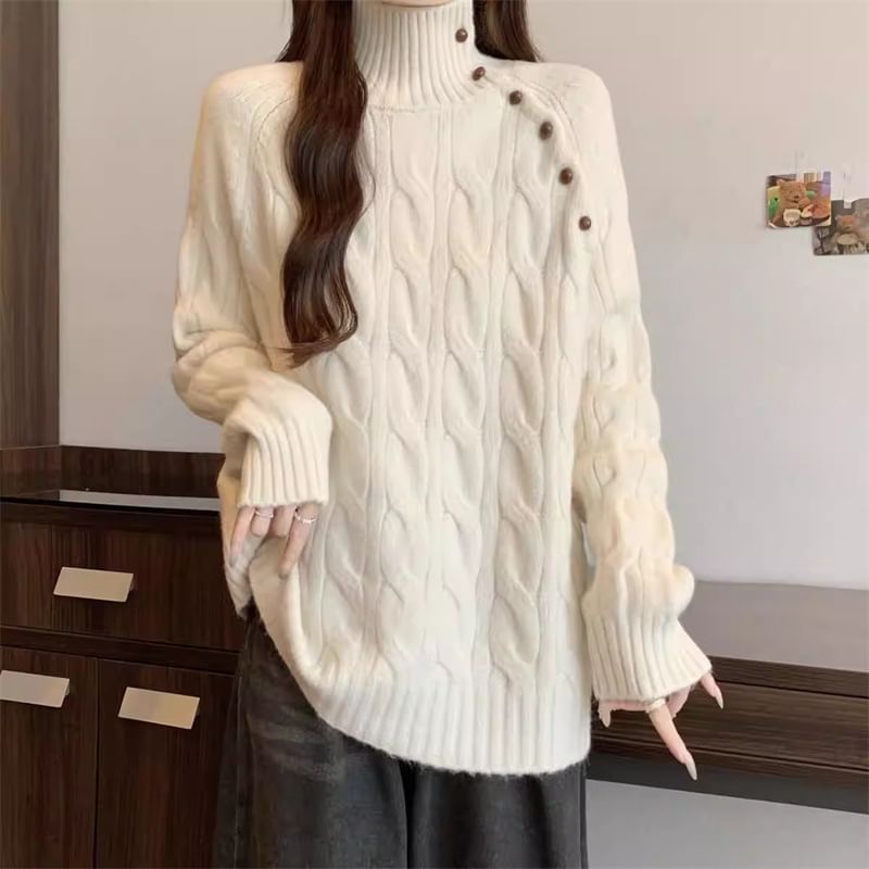 Classic Cable Knit Crew Neck Pullover in Solid Tone