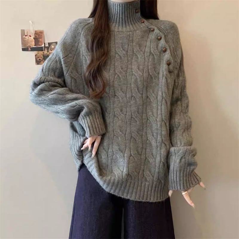 Classic Cable Knit Crew Neck Pullover in Solid Tone