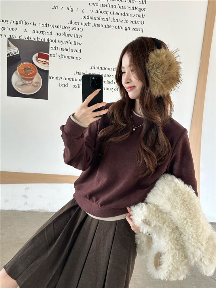 Contrast Trim Round Neck Sweatshirt in Solid