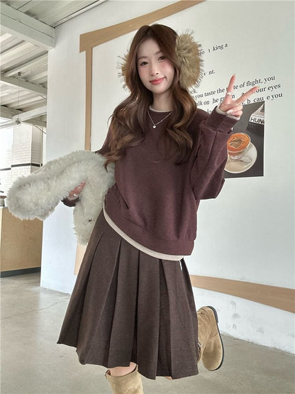 Contrast Trim Round Neck Sweatshirt in Solid