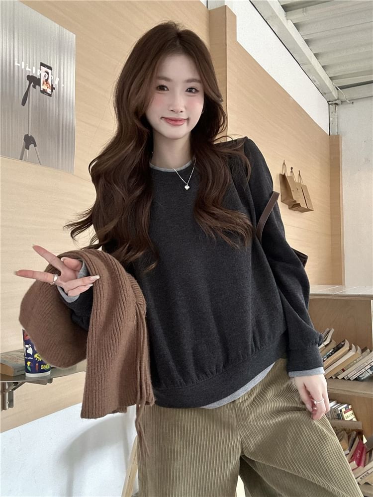 Contrast Trim Round Neck Sweatshirt in Solid