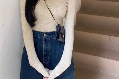 Ribbed Scoop Neck Long-Sleeve Knit Top