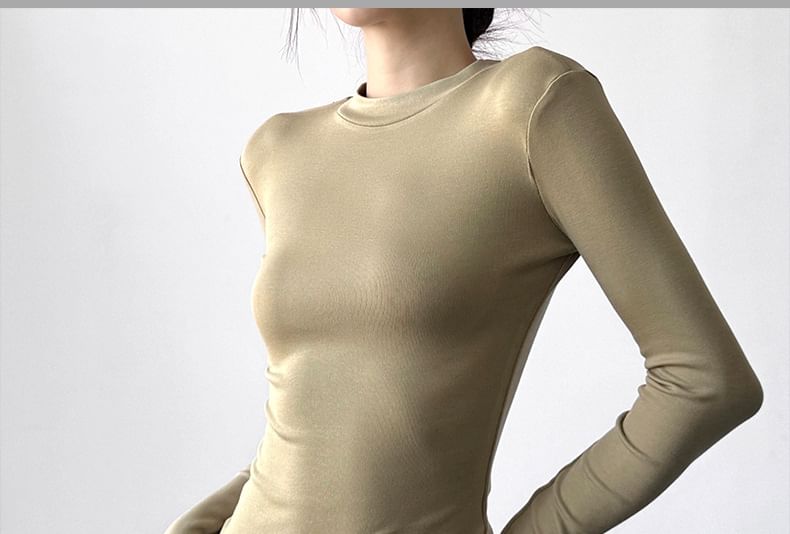 Slim Fit Crop Tee Mock Neck Long Sleeve
