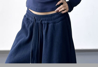 Crew Neck Contrast Trim Slim Crop T-Shirt