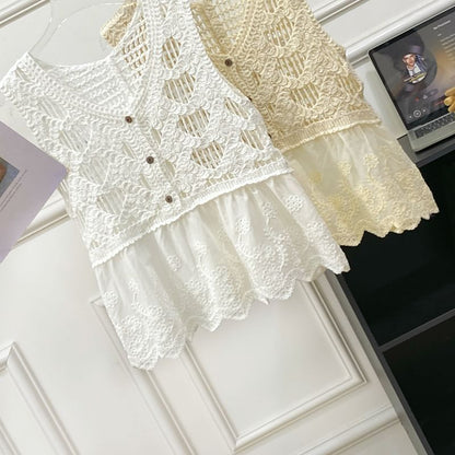 Crochet Lace Trim Sleeveless Top with V-Neck