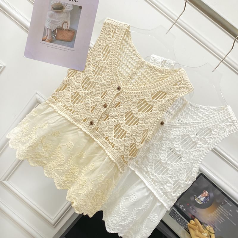 Crochet Lace Trim Sleeveless Top with V-Neck