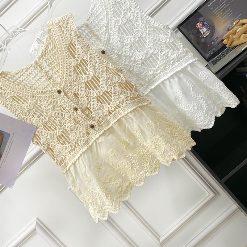 Crochet Lace Trim Sleeveless Top with V-Neck