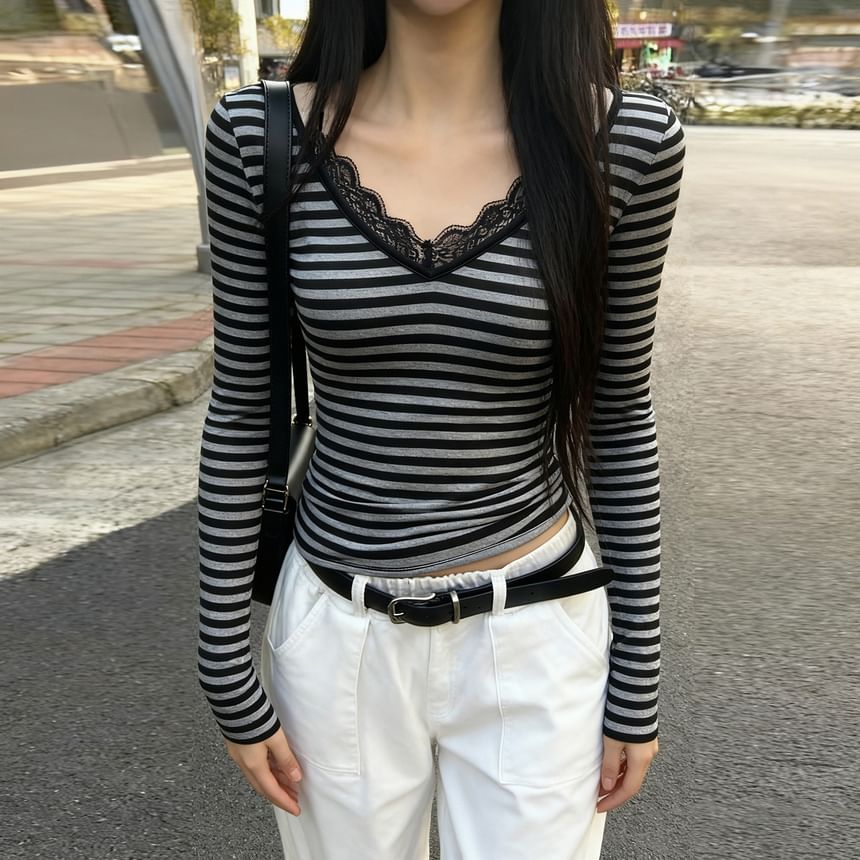 Long Sleeve V-Neck Striped Mock Two Piece Lace Trim Top